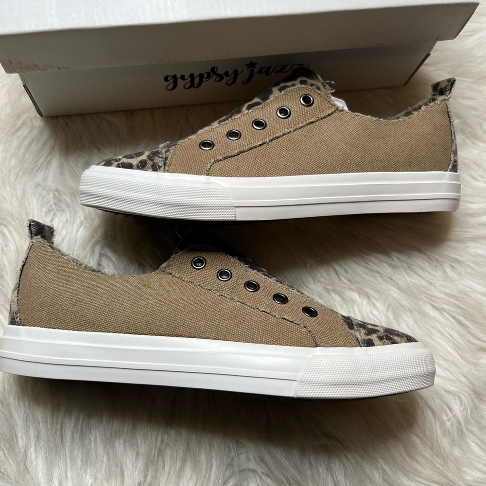 Gypsy Jazz Adalyn Sneakers - Picture 2 of 5